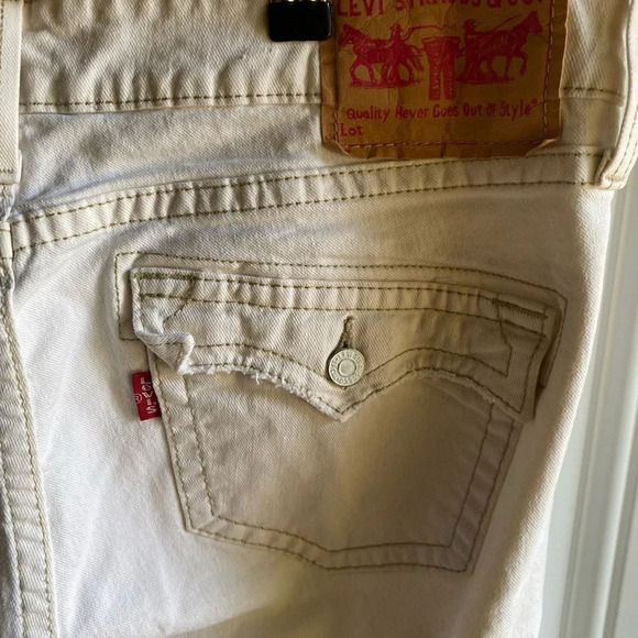 Vintage Levi’s 504 Y2K Low Rise Slouch Flare Leg Jeans in Cream size 20M - Picture 8 of 9